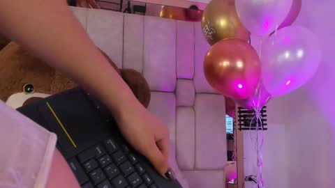 Aurora  online show from 02-01-26, 10:52