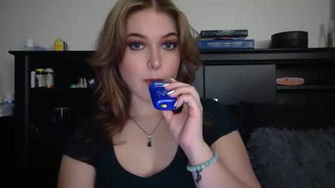 auroralightz1 online show from 03-03-26, 04:13