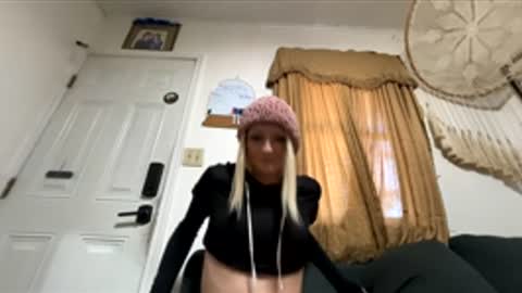 Snapshot of auroranightsxxx chatting on 06-02-26, 10:34 Destiny Nicole online show from 06-02-26, 10:34