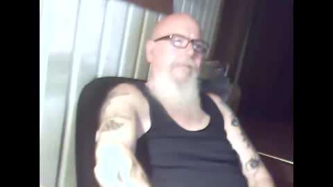 Snapshot of aussie44 chatting on 03-03-26, 11:05 aussie4inch online show from 03-03-26, 11:05