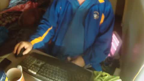 Snapshot of aussiebaker chatting on 09-22-25, 07:38 aussiebaker online show from 09-22-25, 07:38