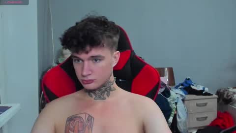 Snapshot of austen_milker chatting on 12-12-24, 01:21 Austen online show from 12-12-24, 01:21