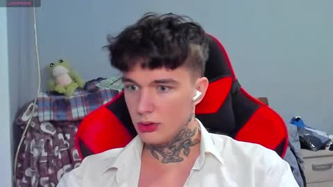 Snapshot of austen_milker chatting on 12-15-24, 10:58 Austen online show from 12-15-24, 10:58