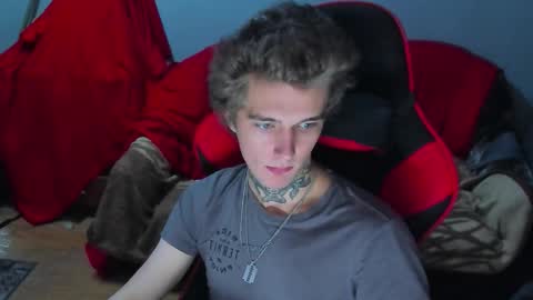 Snapshot of austen_milker chatting on 10-22-25, 06:29 Austen online show from 10-22-25, 06:29