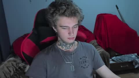 Snapshot of austen_milker chatting on 10-30-25, 06:52 Austen online show from 10-30-25, 06:52