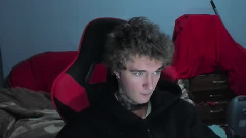 Snapshot of austen_milker chatting on 11-18-25, 08:02 Austen online show from 11-18-25, 08:02