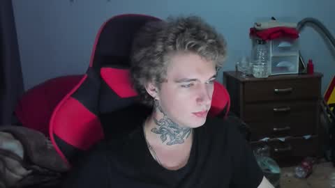 Snapshot of austen_milker chatting on 11-29-25, 08:23 Austen online show from 11-29-25, 08:23