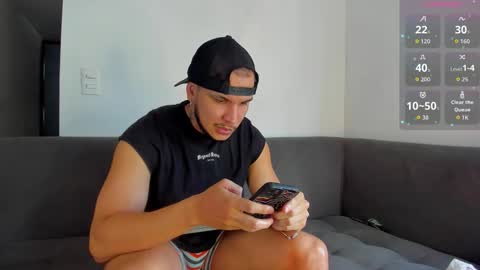 A online show from 11-08-25, 07:12