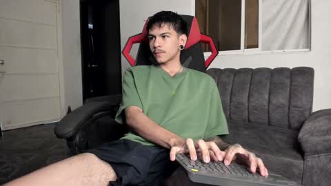 Snapshot of austin_falcon chatting on 01-10-25, 01:52 Austin online show from 01-10-25, 01:52