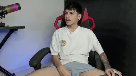 Snapshot of austin_falcon chatting on 09-15-25, 08:09 Austin online show from 09-15-25, 08:09