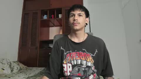 Snapshot of austin_falcon chatting on 10-15-25, 01:11 Austin online show from 10-15-25, 01:11