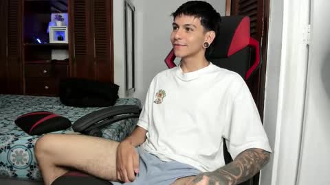 Snapshot of austin_falcon chatting on 11-07-25, 01:55 Austin online show from 11-07-25, 01:55