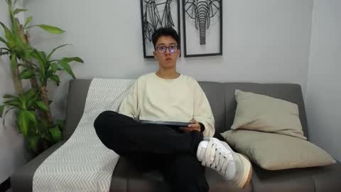 Snapshot of austinreeds chatting on 09-28-25, 08:14 austinreeds online show from 09-28-25, 08:14