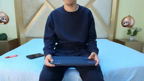 Snapshot of austinreeds chatting on 11-01-25, 11:56 austinreeds online show from 11-01-25, 11:56