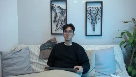 Snapshot of austinreeds chatting on 11-04-25, 03:44 austinreeds online show from 11-04-25, 03:44