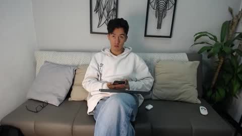 Snapshot of austinreeds chatting on 11-18-25, 02:54 austinreeds online show from 11-18-25, 02:54