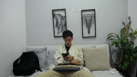 Snapshot of austinreeds chatting on 11-24-25, 12:27 austinreeds online show from 11-24-25, 12:27