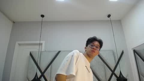 Snapshot of austinreeds chatting on 11-26-25, 12:17 austinreeds online show from 11-26-25, 12:17