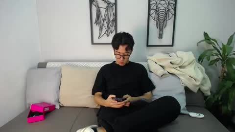 Snapshot of austinreeds chatting on 11-28-25, 12:19 austinreeds online show from 11-28-25, 12:19