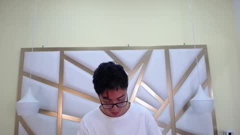 Snapshot of austinreeds chatting on 02-21-26, 10:11 austinreeds online show from 02-21-26, 10:11