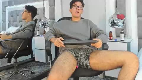 Snapshot of austinreeds chatting on 02-24-26, 03:43 austinreeds online show from 02-24-26, 03:43