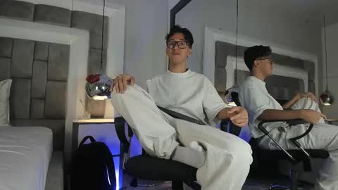 Snapshot of austinreeds chatting on 03-03-26, 12:33 austinreeds online show from 03-03-26, 12:33