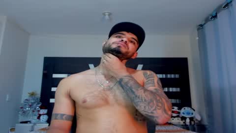 AustinTorres  online show from 12-31-24, 02:51