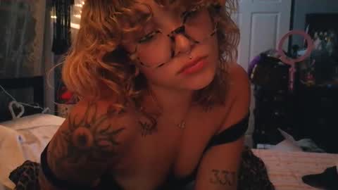 Autie 3 online show from 05-19-26, 02:07