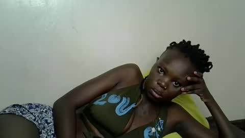 Snapshot of autumnbeagle chatting on 11-18-25, 11:03 autumnbeagle online show from 11-18-25, 11:03