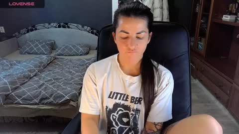 Ava online show from 01-20-25, 10:51