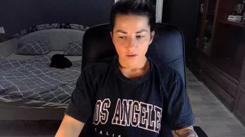 Ava online show from 01-21-25, 01:43