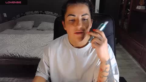 Ava online show from 11-04-25, 06:07