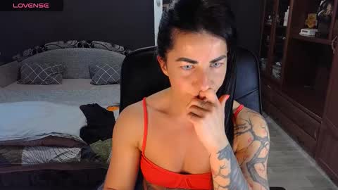 Ava online show from 03-25-26, 12:11