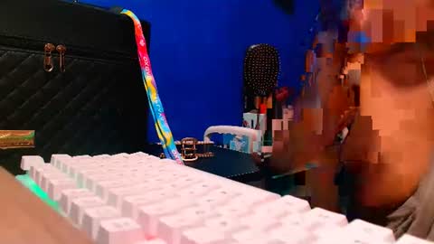 Ava online show from 01-21-25, 10:08