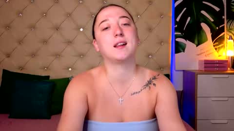 Ava online show from 06-01-26, 04:47