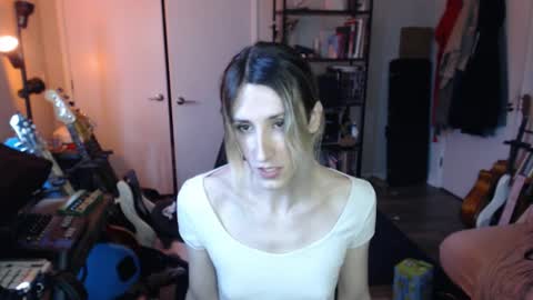 Ava online show from 05-09-26, 08:36