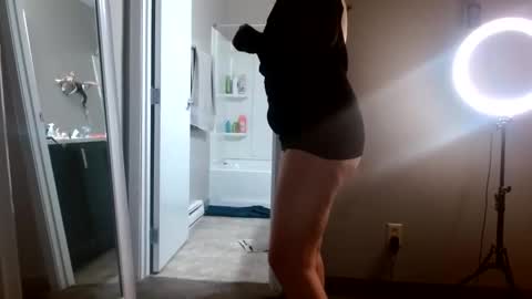 Snapshot of avaashley chatting on 11-23-25, 01:49 Ava Ashley online show from 11-23-25, 01:49