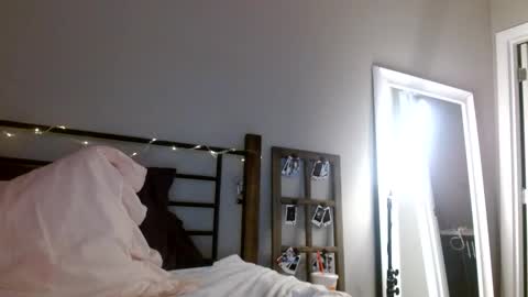 Snapshot of avaashley chatting on 12-17-25, 01:11 Ava Ashley online show from 12-17-25, 01:11