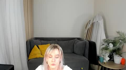 Snapshot of avabloom_ chatting on 11-02-25, 09:39 avabloom_ online show from 11-02-25, 09:39