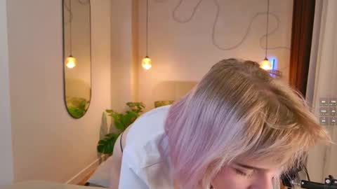 Snapshot of avabloom_ chatting on 11-12-25, 09:25 avabloom_ online show from 11-12-25, 09:25