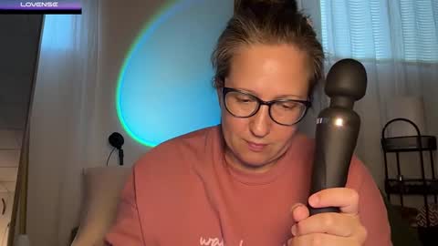 Snapshot of avabradley chatting on 06-04-26, 03:12 Ava . Support my channel by using my affiliate link to make your account Thanks online show from 06-04-26, 03:12