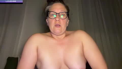 Snapshot of avabradley chatting on 06-05-26, 05:36 Ava . Support my channel by using my affiliate link to make your account Thanks online show from 06-05-26, 05:36