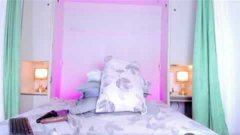 Snapshot of avajamess_ chatting on 06-25-26, 03:05 EVA online show from 06-25-26, 03:05