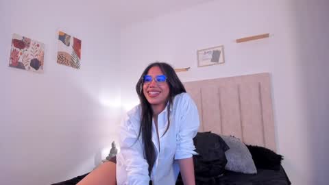 Avaline Help me reach 100 likes TRANSMISSION EVERY DAY FROM 39 PM online show from 01-12-25, 11:50