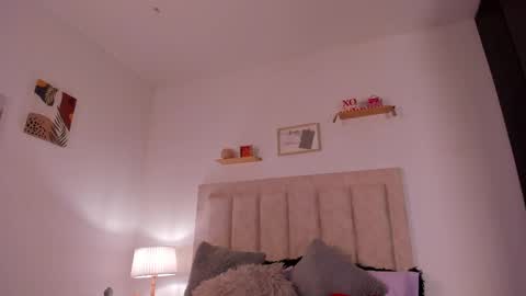 Avaline Help me reach 100 likes TRANSMISSION EVERY DAY FROM 39 PM online show from 02-23-25, 02:07