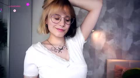 avaobierne online show from 02-10-26, 06:12