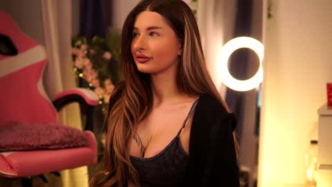 Snapshot of avashay chatting on 01-31-25, 10:42 Carina online show from 01-31-25, 10:42