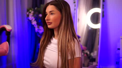 Snapshot of avashay chatting on 02-03-25, 10:21 Carina online show from 02-03-25, 10:21