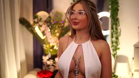 Snapshot of avashay chatting on 02-19-25, 11:25 Carina online show from 02-19-25, 11:25