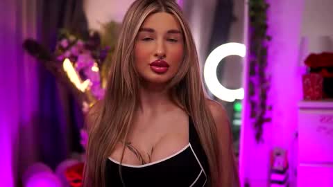 Snapshot of avashay chatting on 02-24-25, 12:30 Carina online show from 02-24-25, 12:30